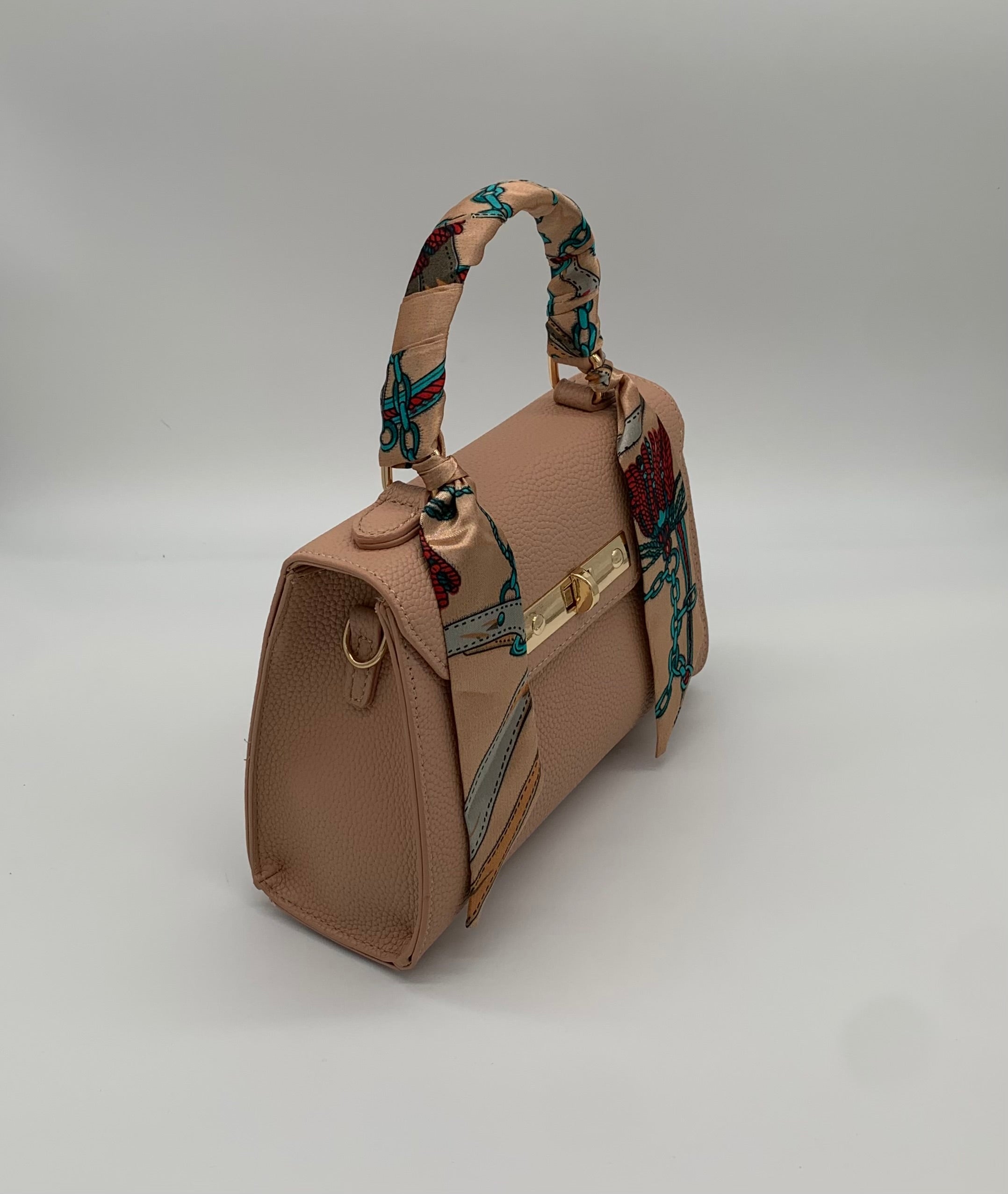 Bolso con cinta