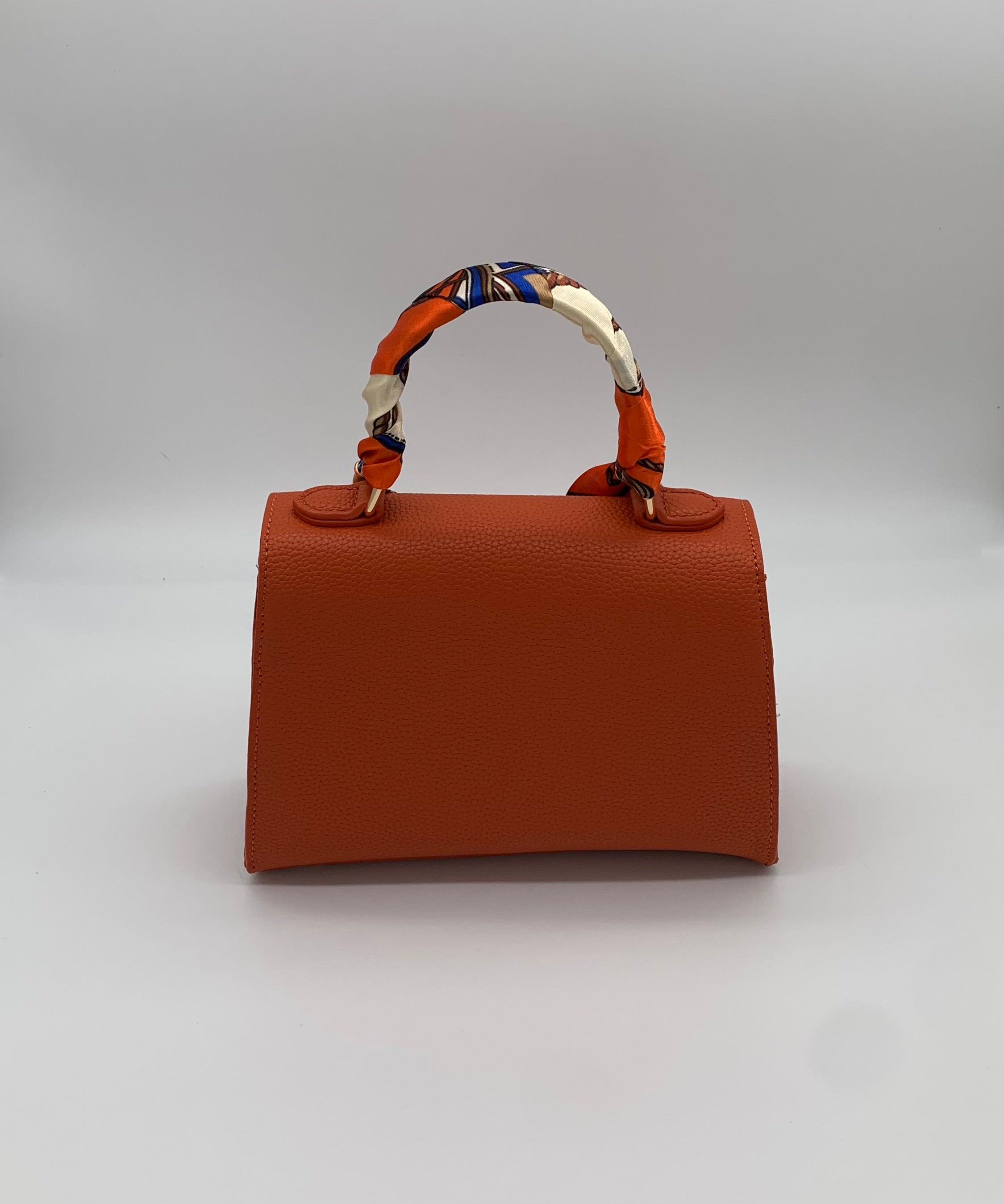 Bolso con cinta