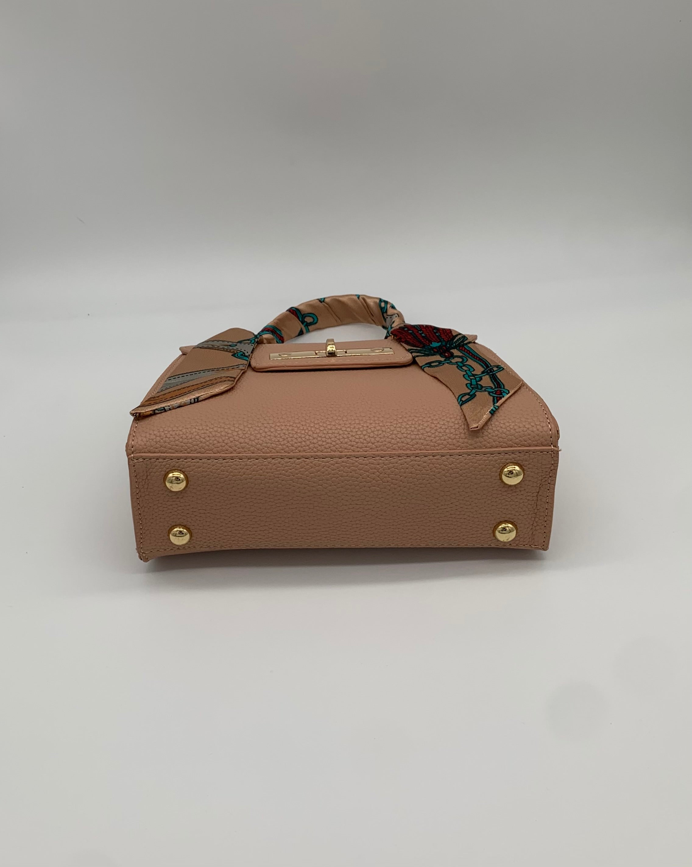 Bolso con cinta