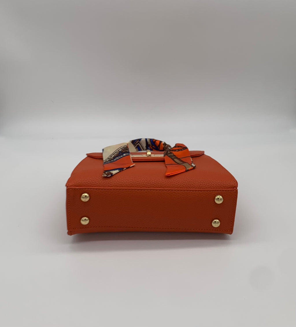 Bolso con cinta