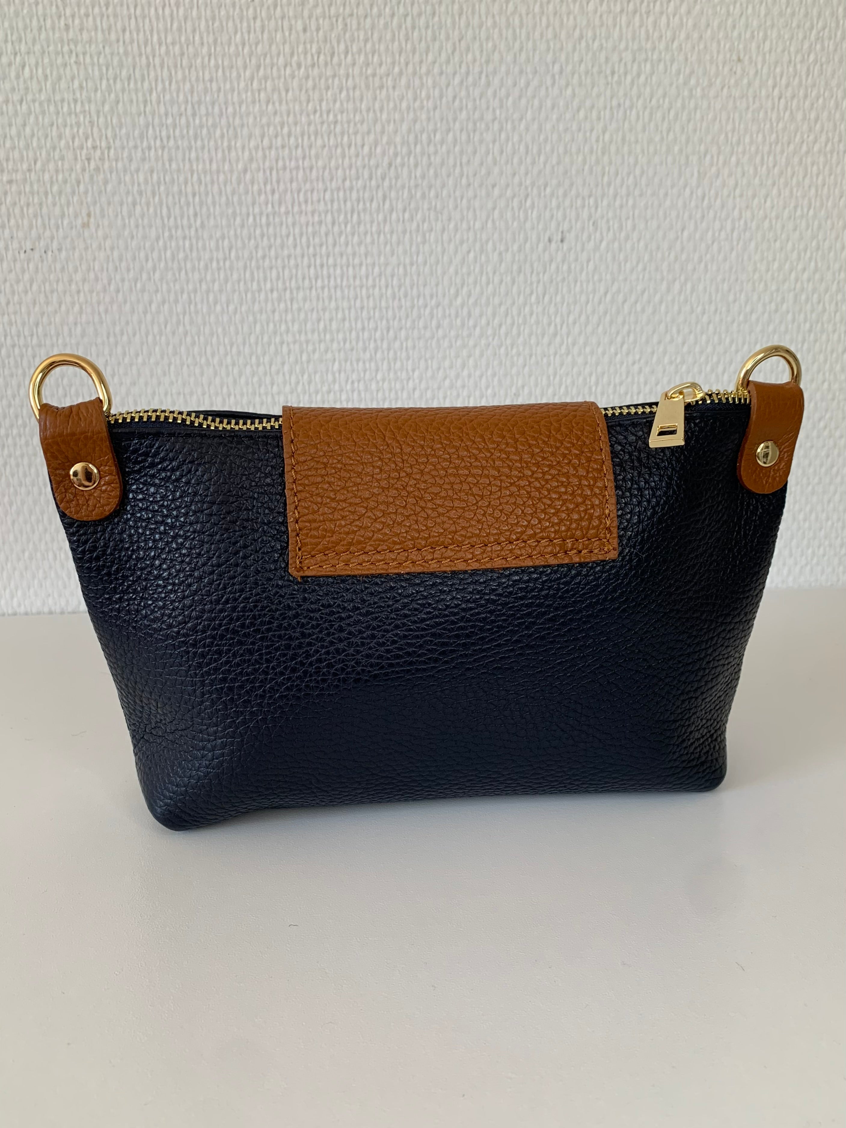 Bolso de piel fabricado en Italia