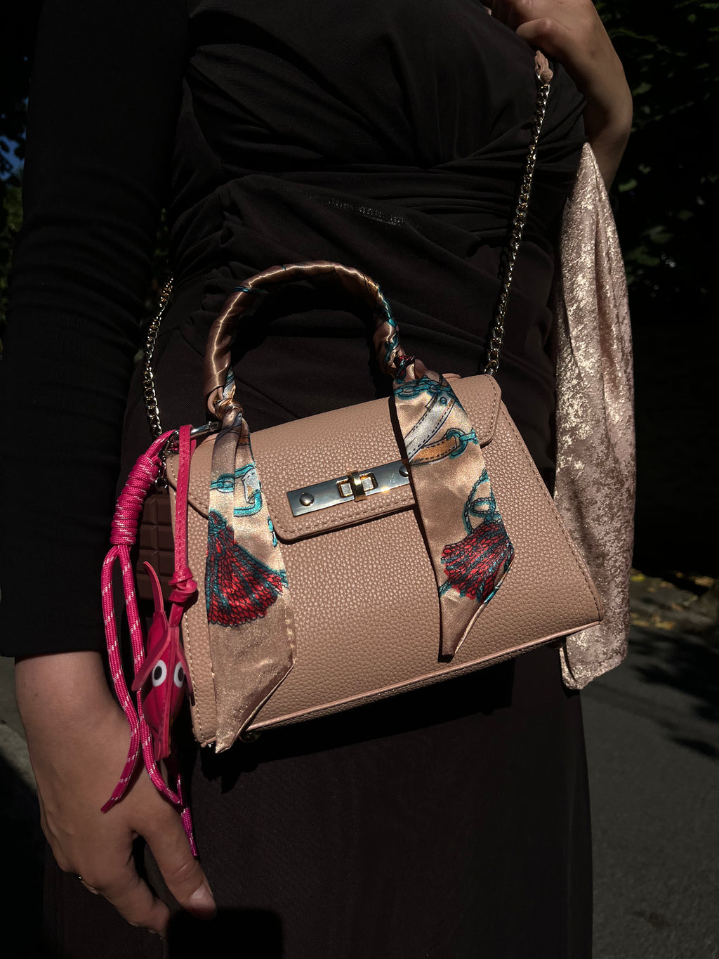 Bolso con cinta